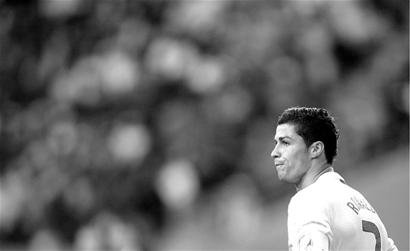 图片报：法兰克福队医私下为对手球员治疗，现已被开除