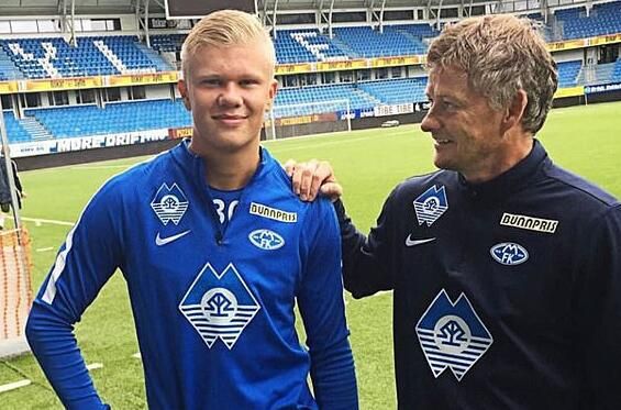 巴特萨基还没来不及走到替补席跟教练击掌普利西奇就完成了进球！