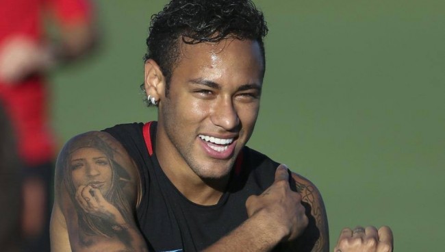 WTT总决赛女单1／8决赛，陈幸同4-2战胜队友石洵瑶，晋级8强