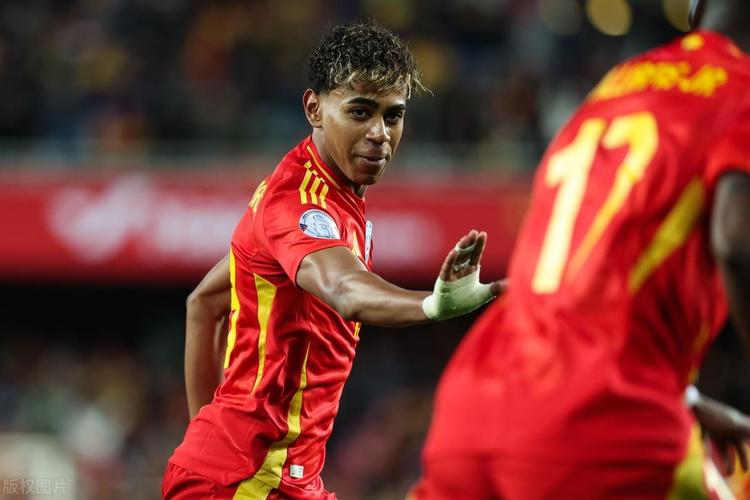 斯科尔斯：梅努在英超每次都是替补出场