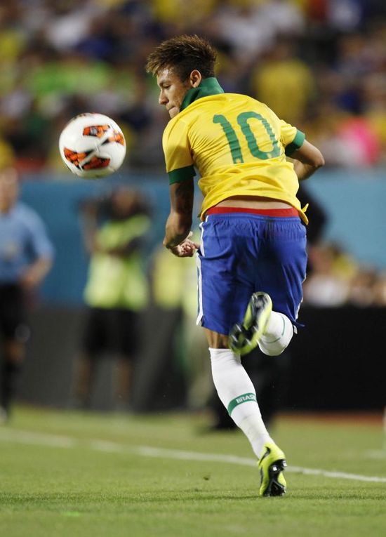 足球英足总宣布新规，严惩假摔行为引关注